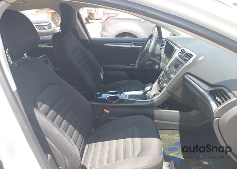 2013 Ford Fusion Hybrid Se z USA, uszkodzony, nr VIN 3FA6P0LU3DR328786